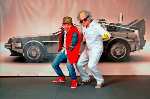 AIDA Cruises veranstaltet Deutschlands größte Marty McFly Willkommensparty auf See