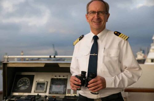 Thilo Natke ist seit 1993 bei Hapag-Lloyd Cruises und wird das Steuer der HANSETIC nature übernehmen © SBaade, Foto: Hapag-Lloyd Cruises