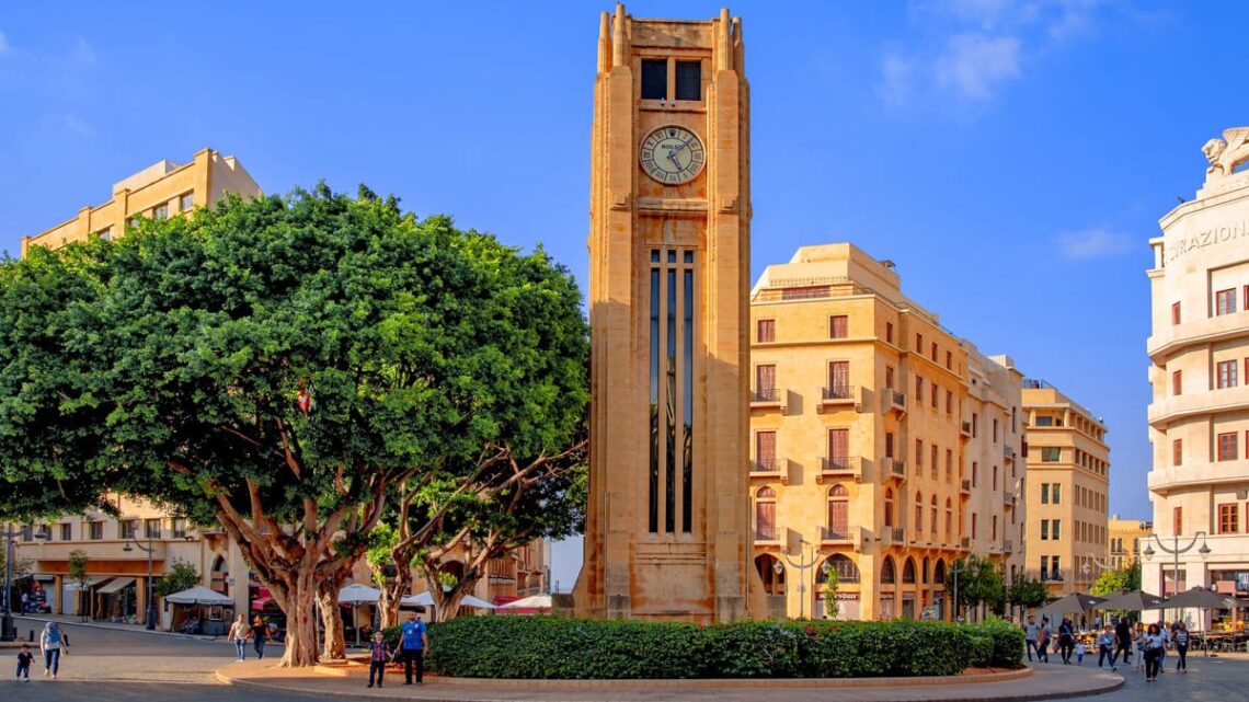 Der Uhrenturm von Beirut steht auf dem Sāhat an-Nadschma, dem Sternplatz, Foto: djedj / Pixabay