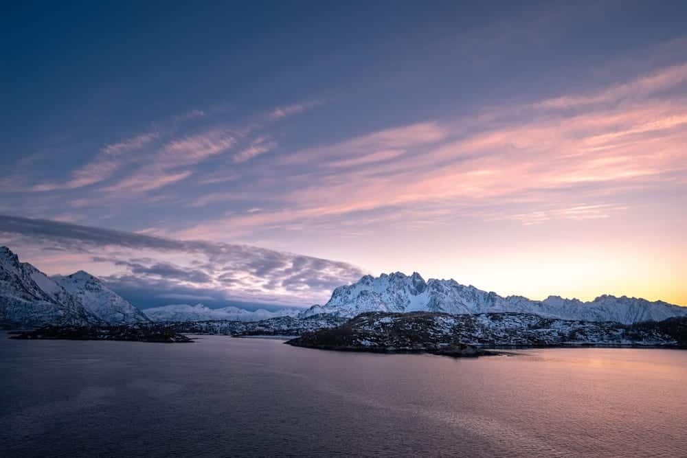 Sonnenuntergang in den Lofoten, Foto: Pascal Debrunner / Unsplash