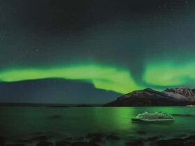 HANSEATIC inspiration bei den Nordlichtern, Foto: obs/Hapag-Lloyd Cruises