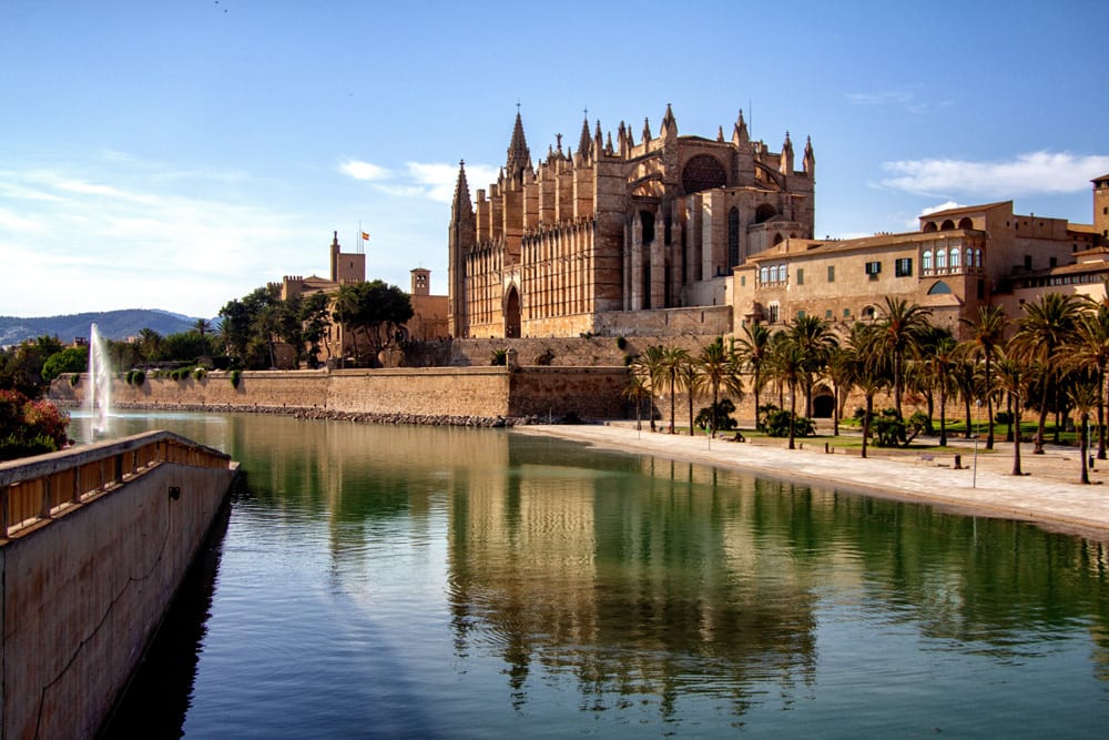 Die Kathedrale von Palma de Mallorca, Foto: Yves Alarie / Unsplash