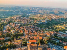 Blick auf San Marino, Foto: Thomas Haas / Unsplash