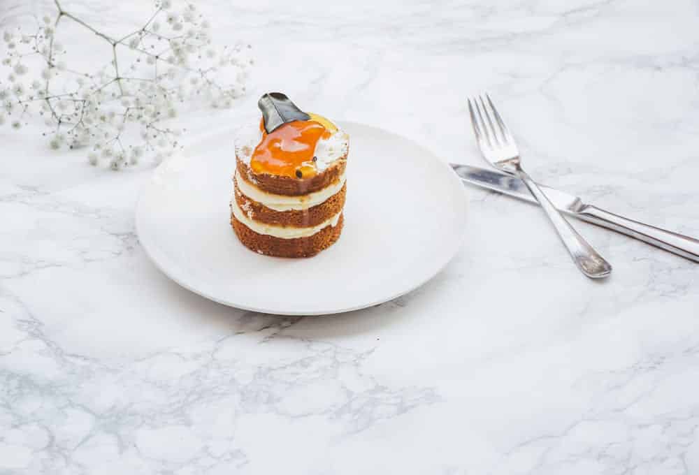 Dessert geht immer. Wie wäre es mit einem Kokonuss-Papaya-Kuchen? Foto: Toa Heftiba / Unsplash