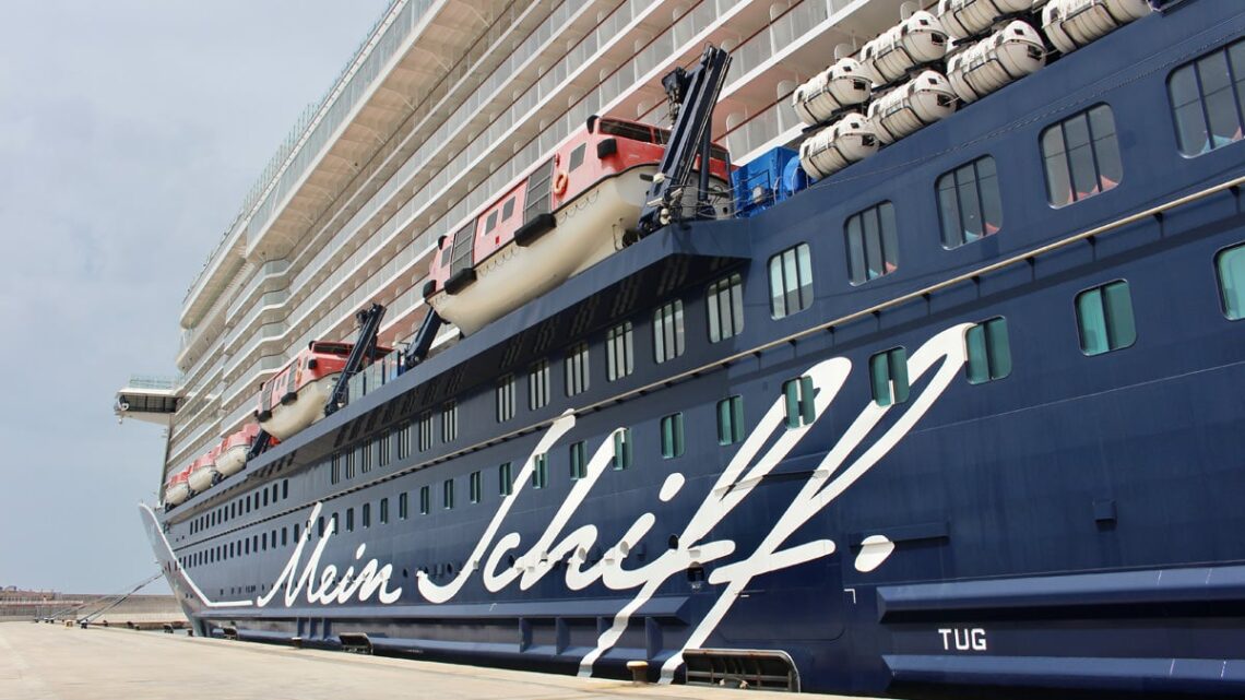 Mein Schiff 2 - Im Hafen von Palma de Mallorca, Foto: TUI Cruises