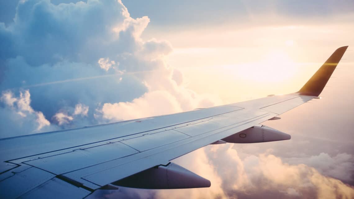 Blick aus dem Flugzeug, Foto: Ross Parmly / Unsplash