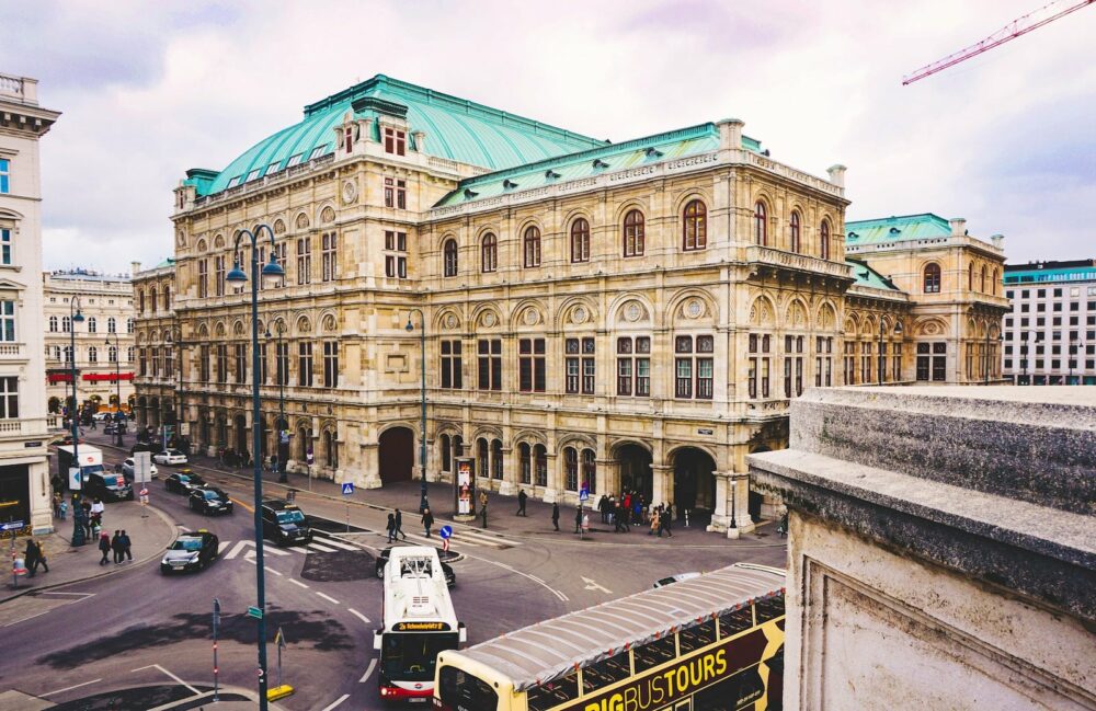 Wiener Staatsoper, Veranstaltungsort des Wiener Opernballs, Foto: Bells Mayer / Unsplash
