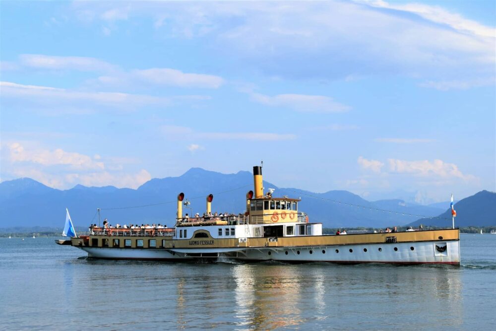 Mit dem Dampfer über den Chiemsee, Foto: Waldemar / Unsplash