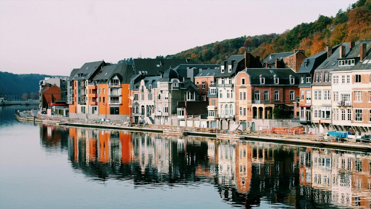 Dinant, Belgien, Foto: Alex Vasey / Unsplash