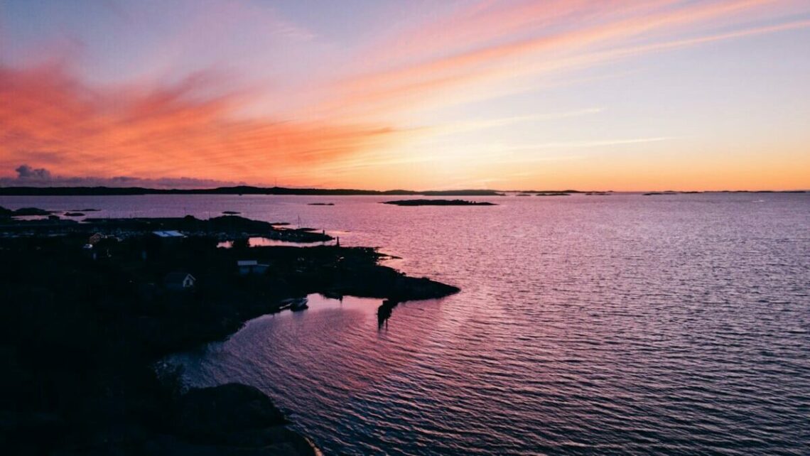 Sonnenuntergang im Schweden, Foto: Claude Gabriel / Unsplash