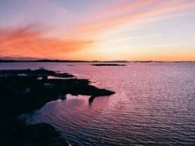 Sonnenuntergang im Schweden, Foto: Claude Gabriel / Unsplash