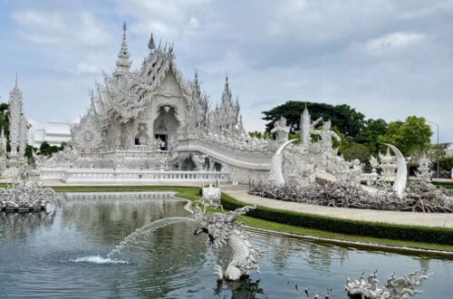 Wat Rong Khun - Weißer Tempel in Chiang Rai, Thailand, Foto: Jungjin Moon / Unsplash