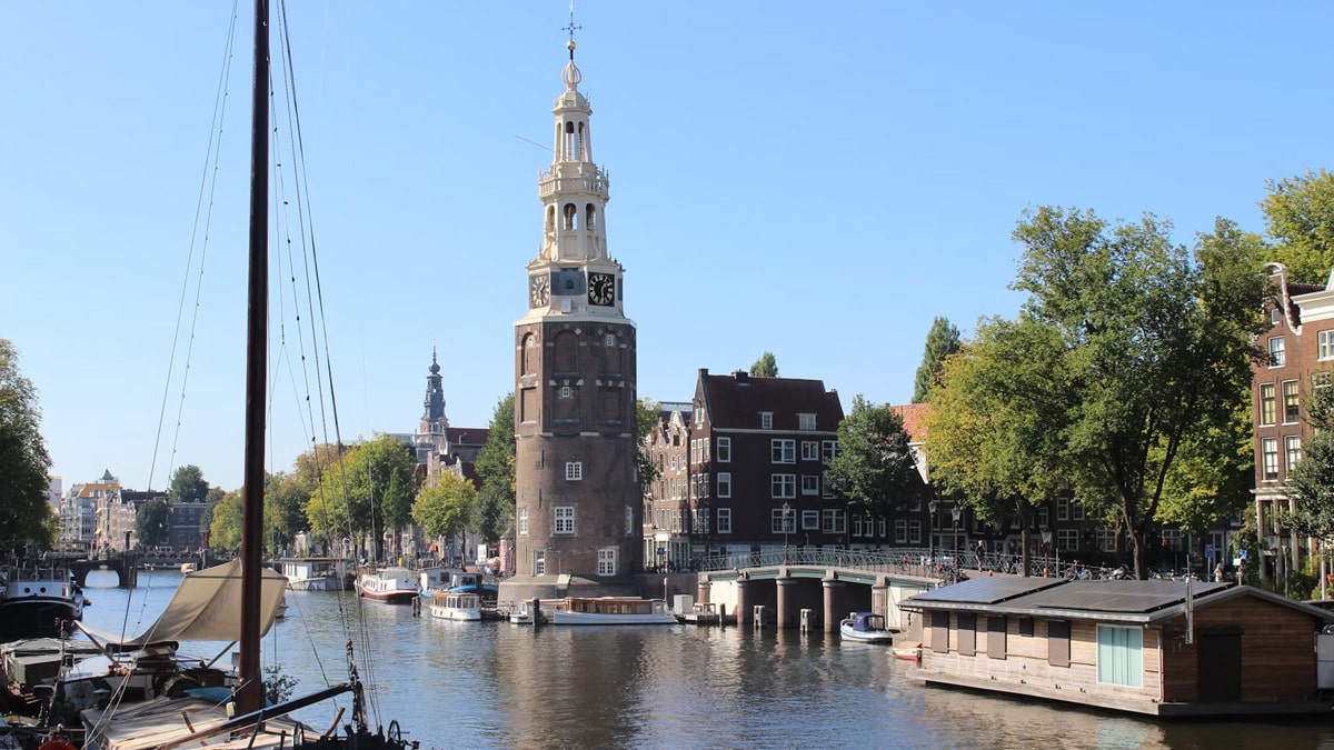 Montebaans Tower on the Oude Schans canal in Amsterdam from 1512, photo: Bert Meijer / Unsplash