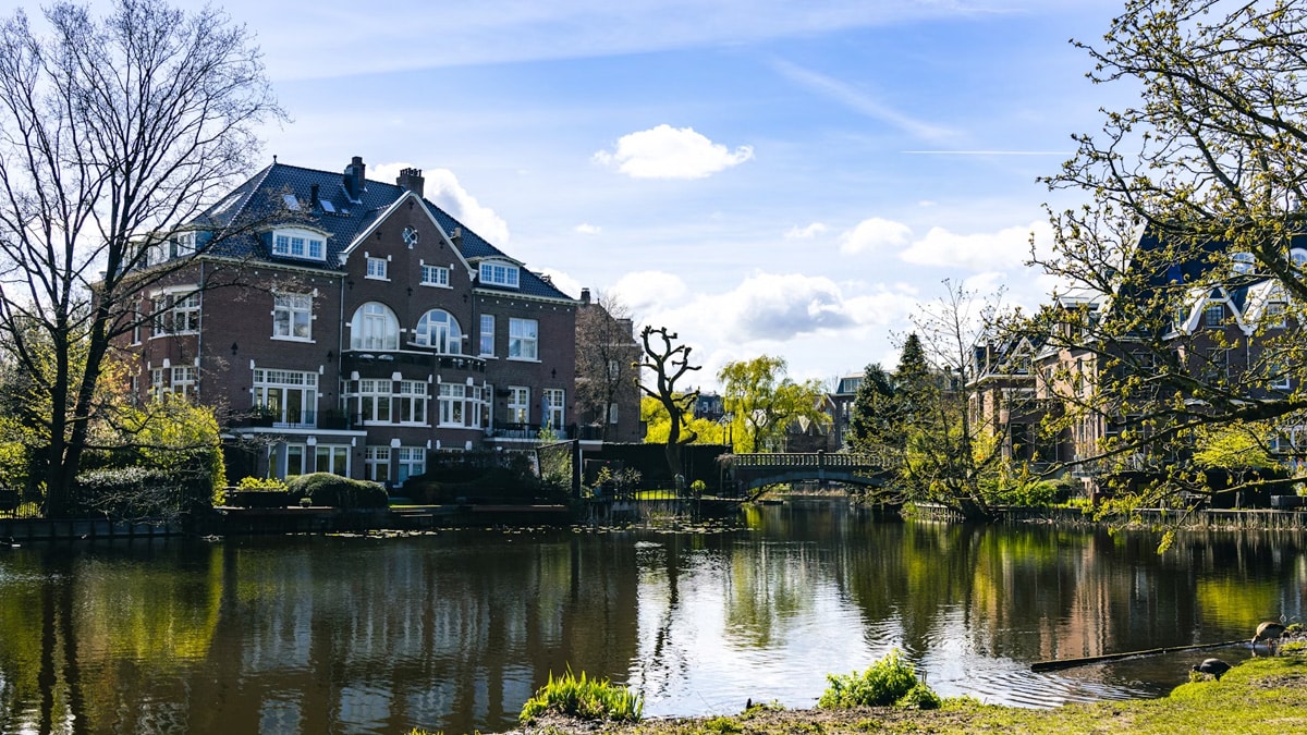 Vondelpark in Amsterdam, photo: Rita Candeias / Unsplash
