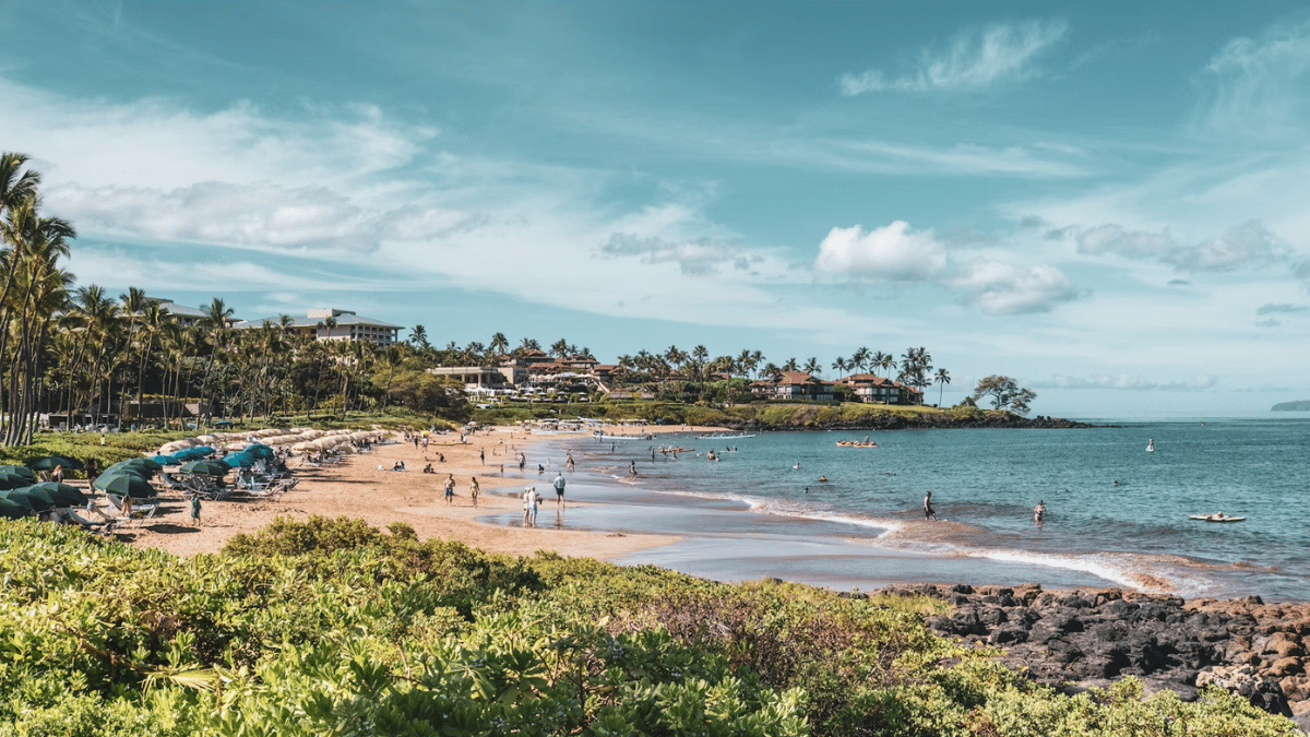"White Lotus" Season 1: This Is What Hawaii Really Looks Like Outside the Show 3 Wailea Beach on Maui, Photo: Alan Rodriguez / Unsplash