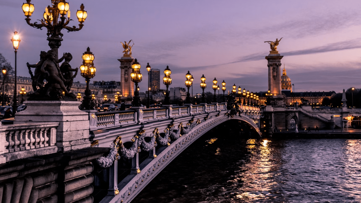 Emily in Paris: These Places Actually Exist—Here's How to Visit Them 2 Pont Alexandre III, photo: Léonard Cotte / Unsplash
